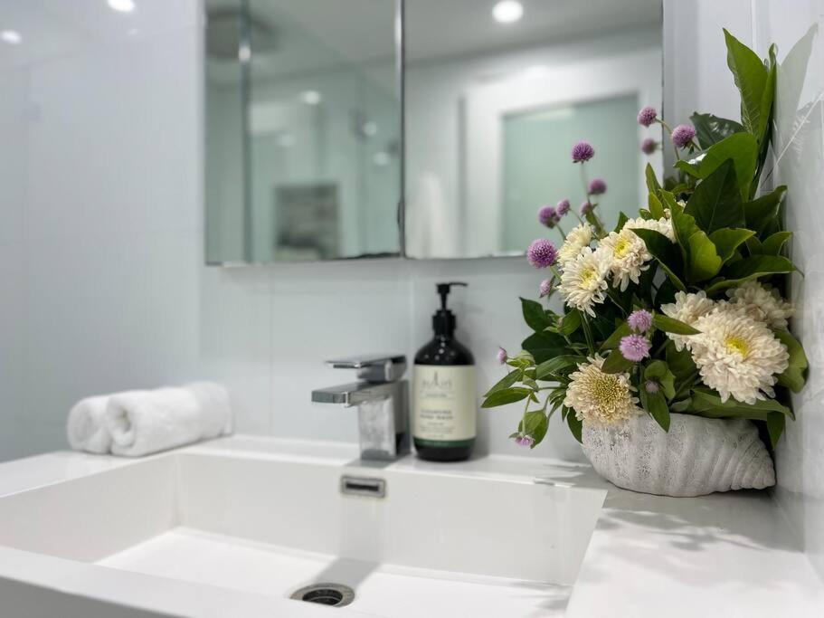 Bondi Beach Waves Beachfront Apartment سيدني المظهر الخارجي الصورة